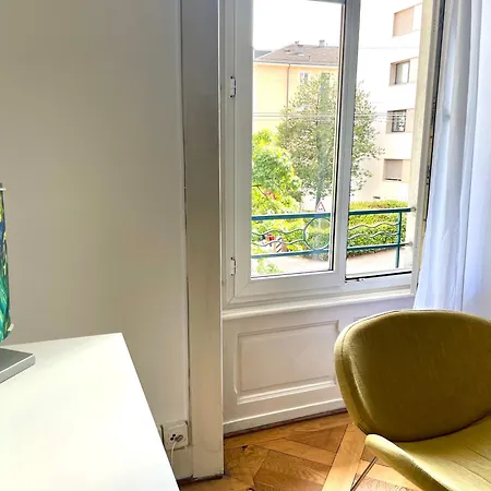 8 Minutes Walking From Lausanne Train Station Exterior photo