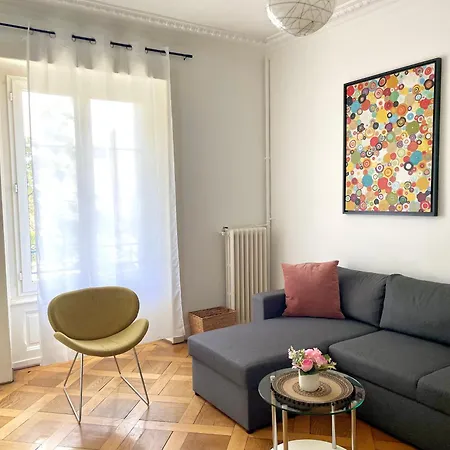 8 Minutes Walking From Lausanne Train Station Exterior photo