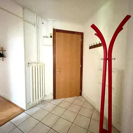 8 Minutes Walking From Lausanne Train Station Exterior photo